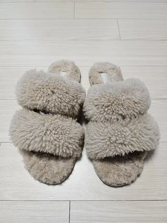 UGG 여성 슬리퍼