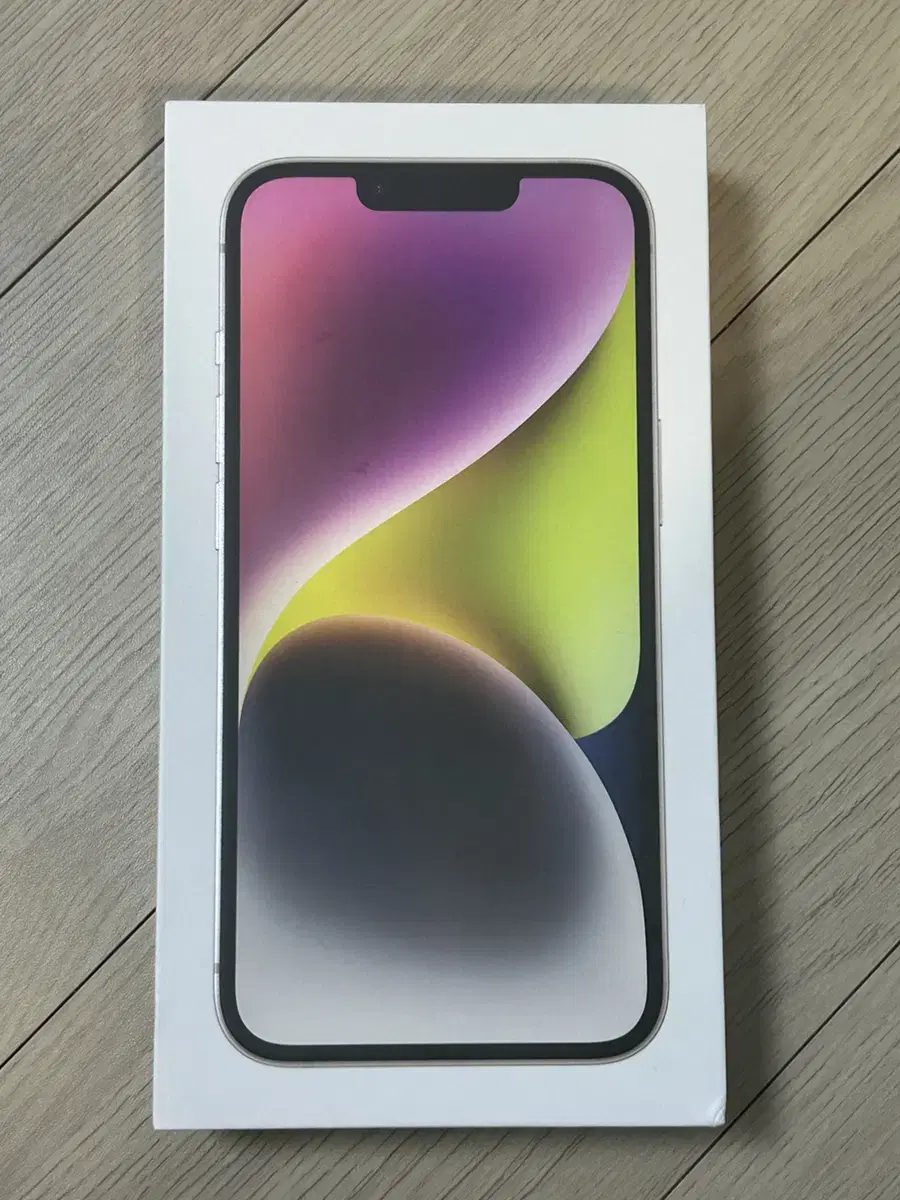 iPhone 14 box