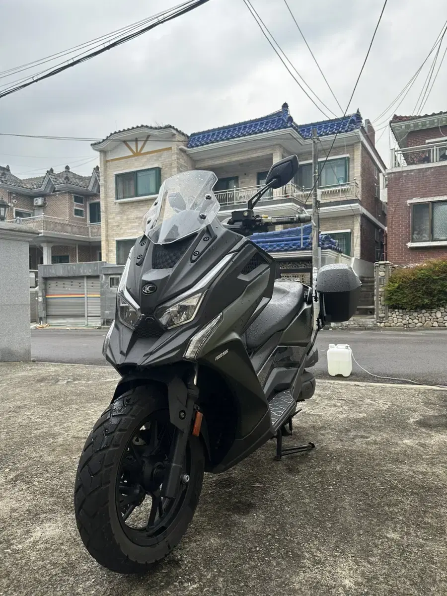 dtx125 (다운타운 후속 22년식 2800키로) 새것과같은 상태 팝니