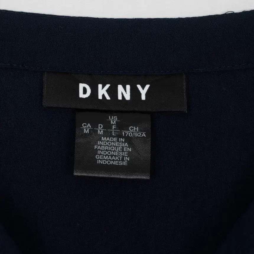 e0233 dkny ( size : M )  반팔 블라우스