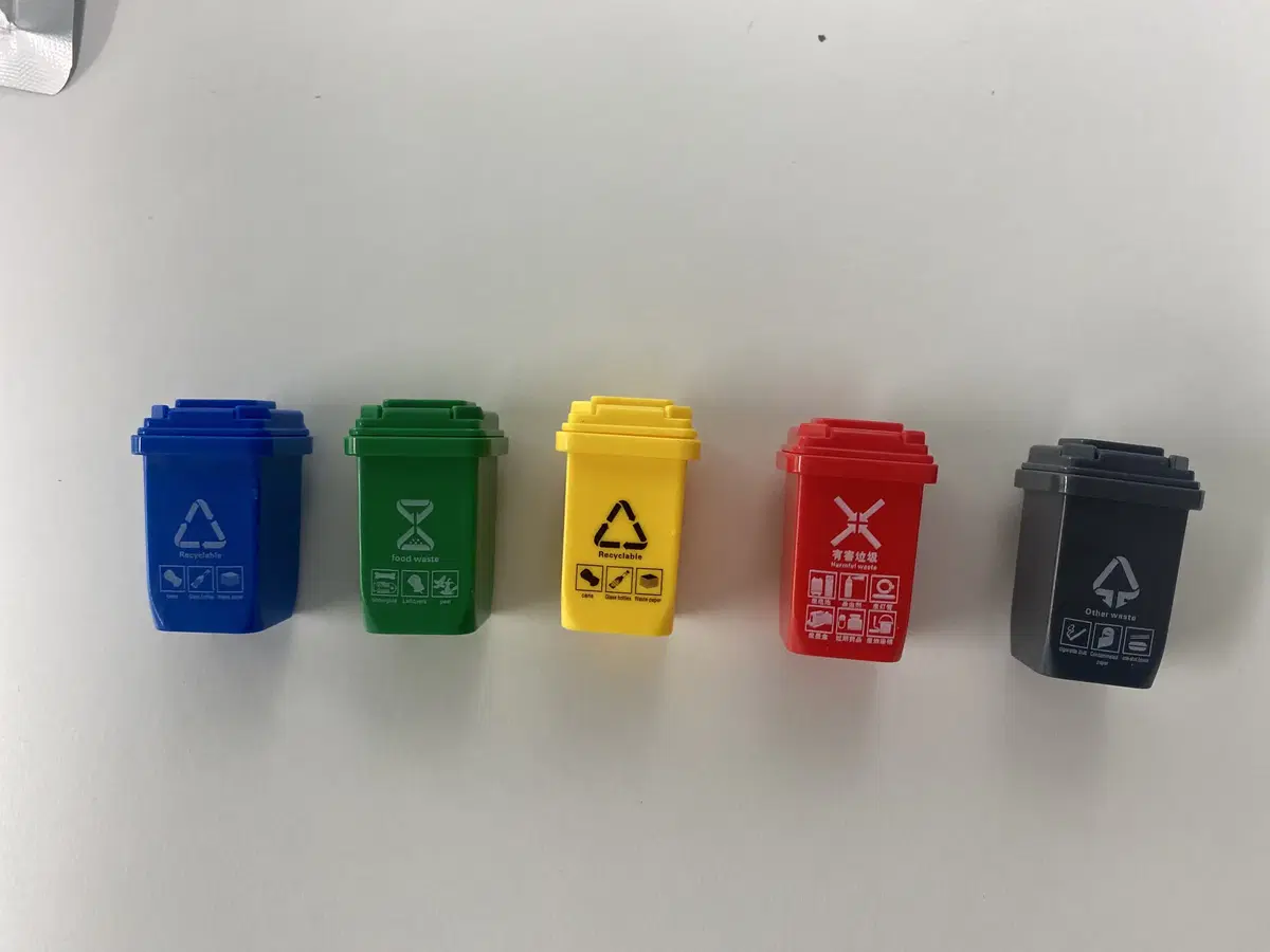 5pcs Miniature Trash Can Toy