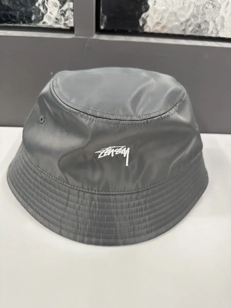 Stussy 스투시 사틴 나일론 딥 버킷햇 올리브