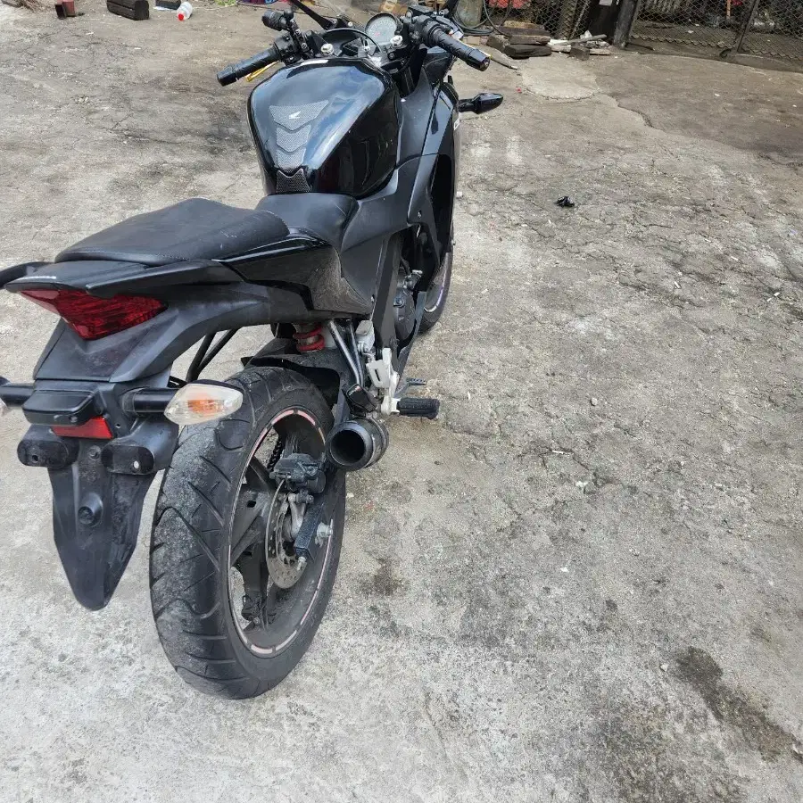 cbr125r 판매합니다