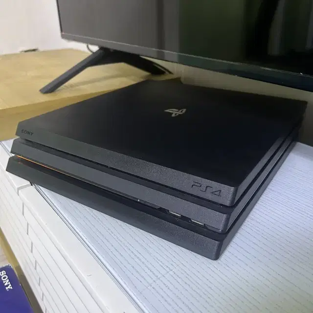 PS4 pro 2TB