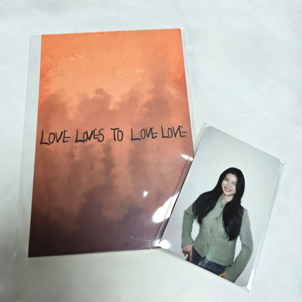 [Sold out] 2024 Kim Yujeong fanmeeting Photocard + Postcard + Slogan