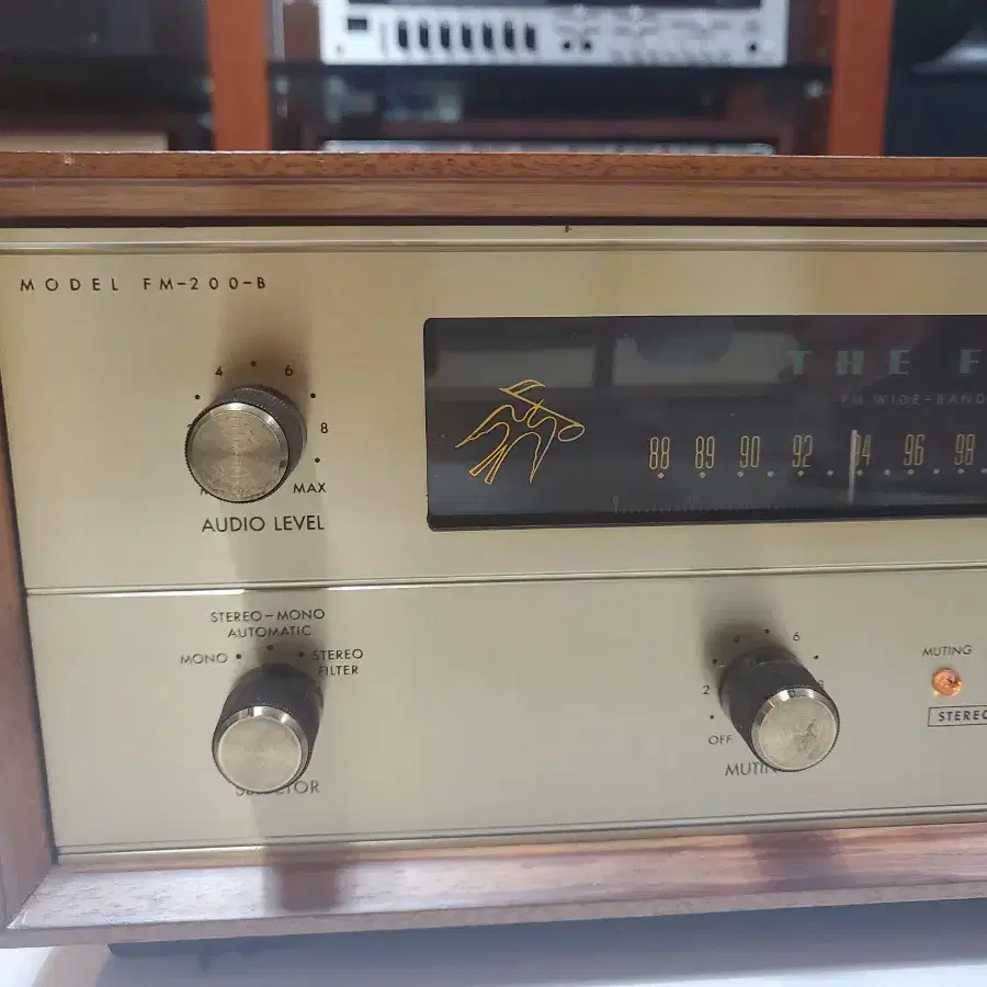 피셔  Fisher  진공관튜너 Model FM-200-b