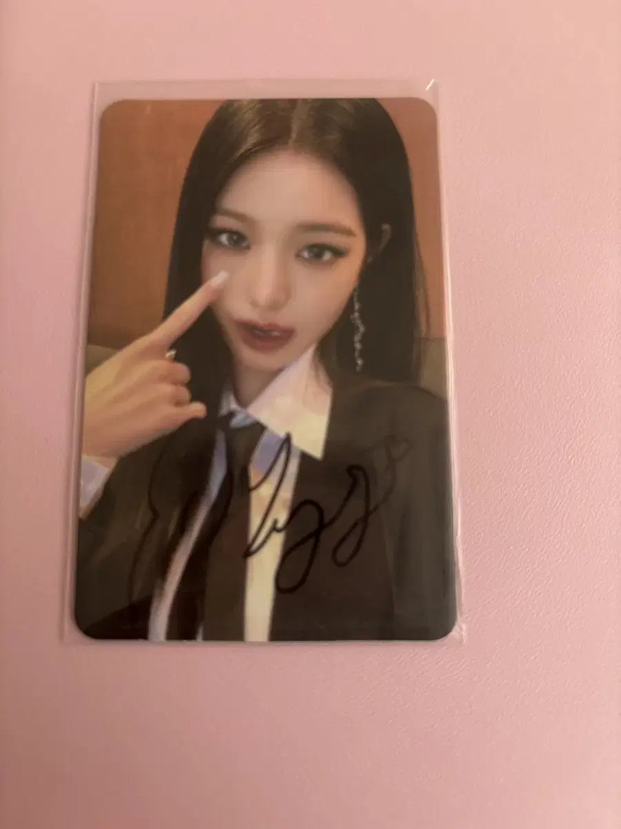 ive wonyoung sign photocard