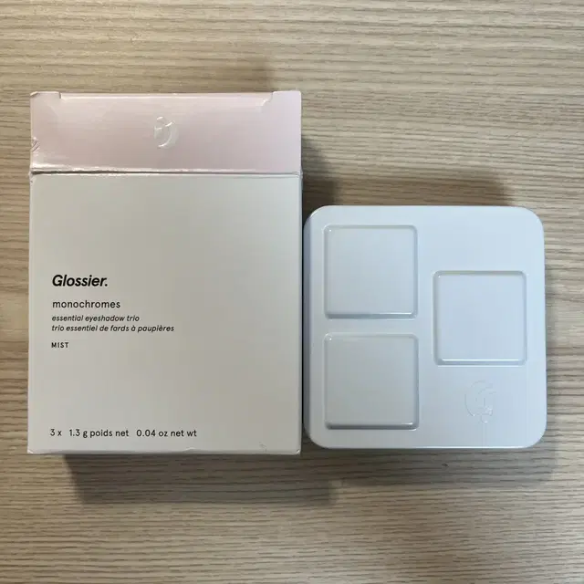 글로시에 glossier 모노크롬 아이섀도우 팔레트 미스트 mist