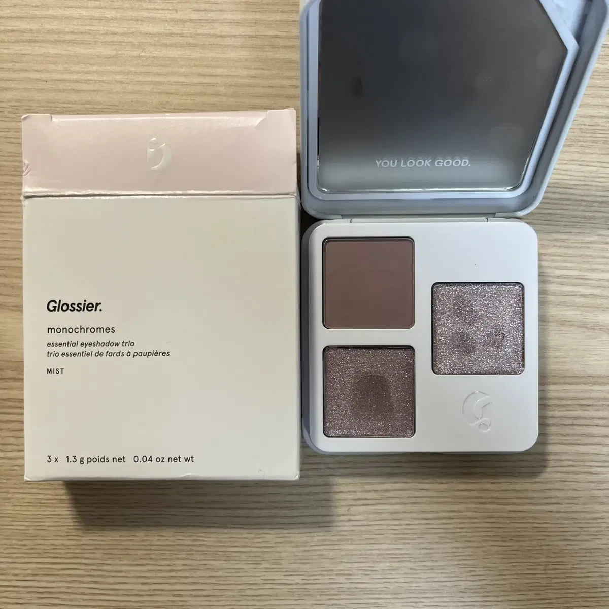 글로시에 glossier 모노크롬 아이섀도우 팔레트 미스트 mist