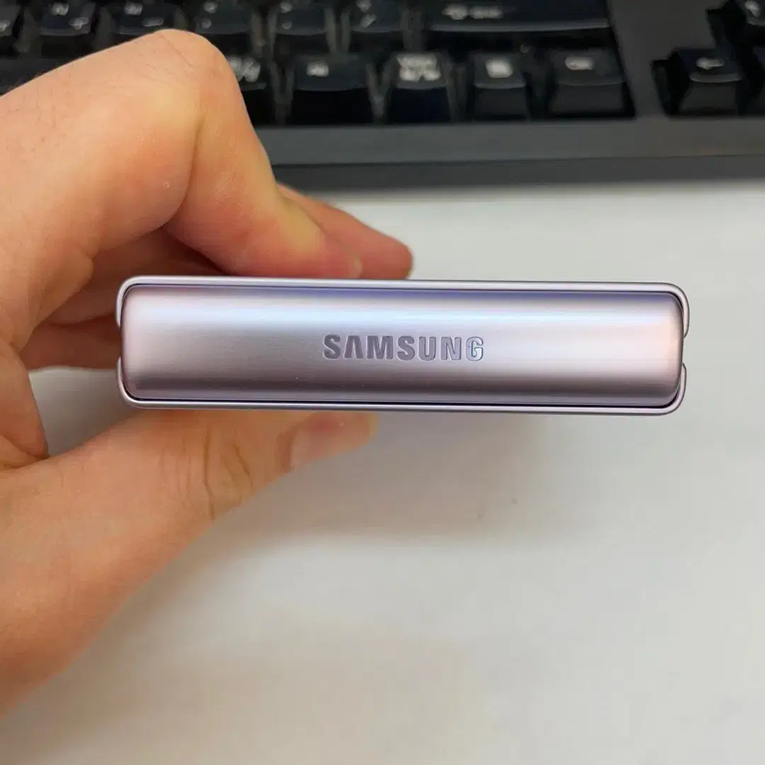 갤럭시Z플립3 라벤더 256GB 무잔상 상태좋은 중고24만3천팝니다.