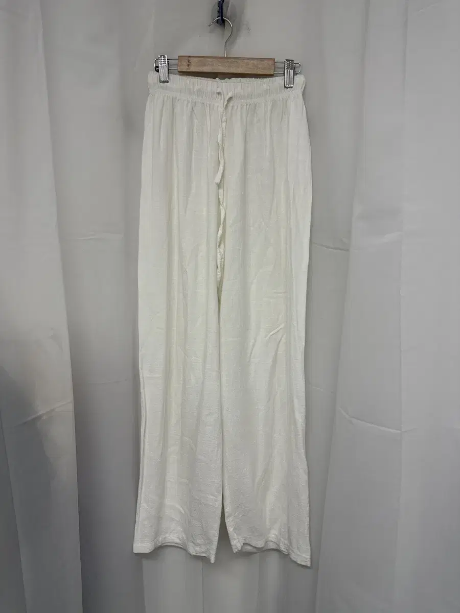 White linen pants