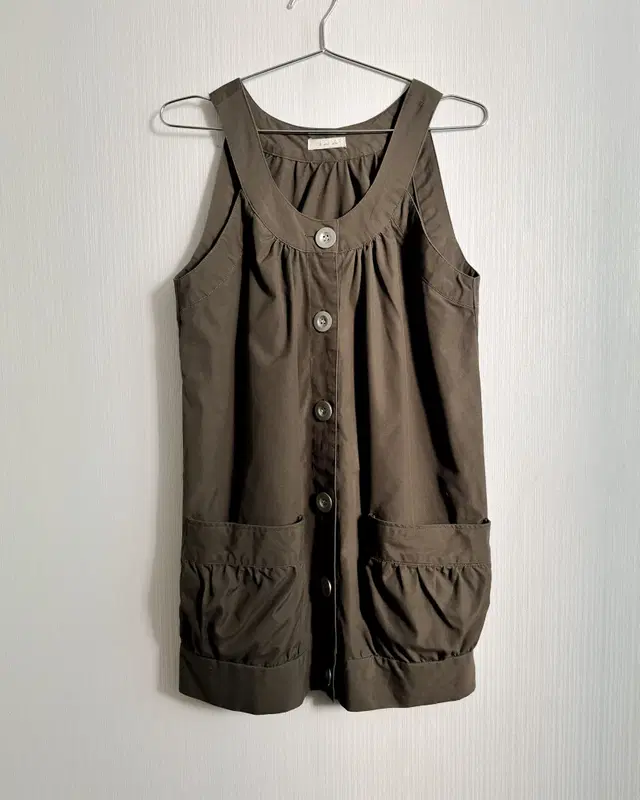 Ballon fit sleeveless onepiece