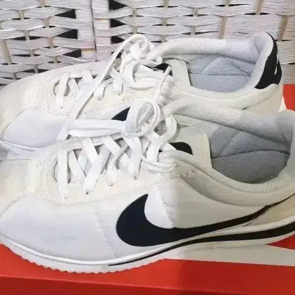 NIKE 나이키 코르테즈 울트라 SD 흰검 260mm