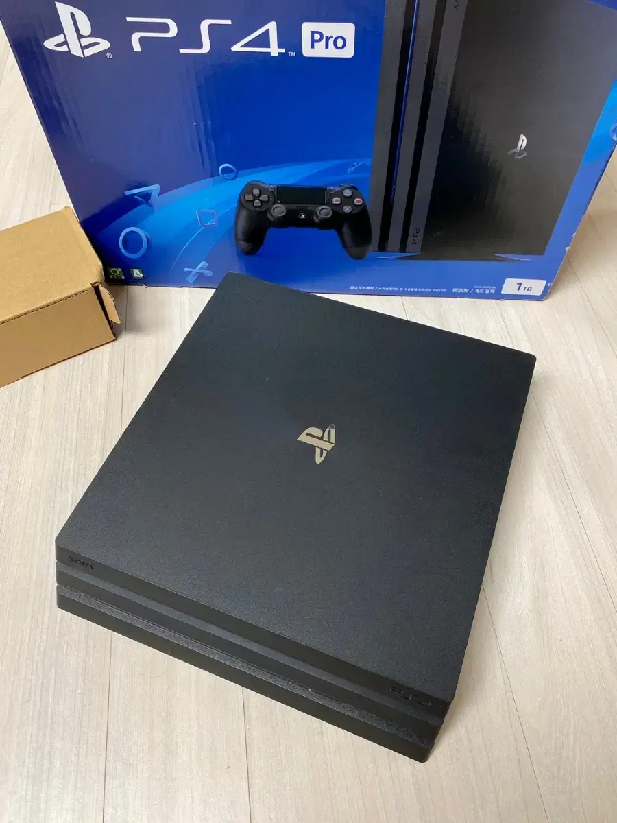 PS4 PRO 1TB (CUH-7017B) Jet Black Quick sale!!!