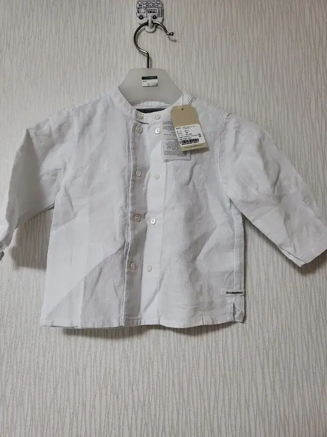 (새것)베네베네 double button linen shirt