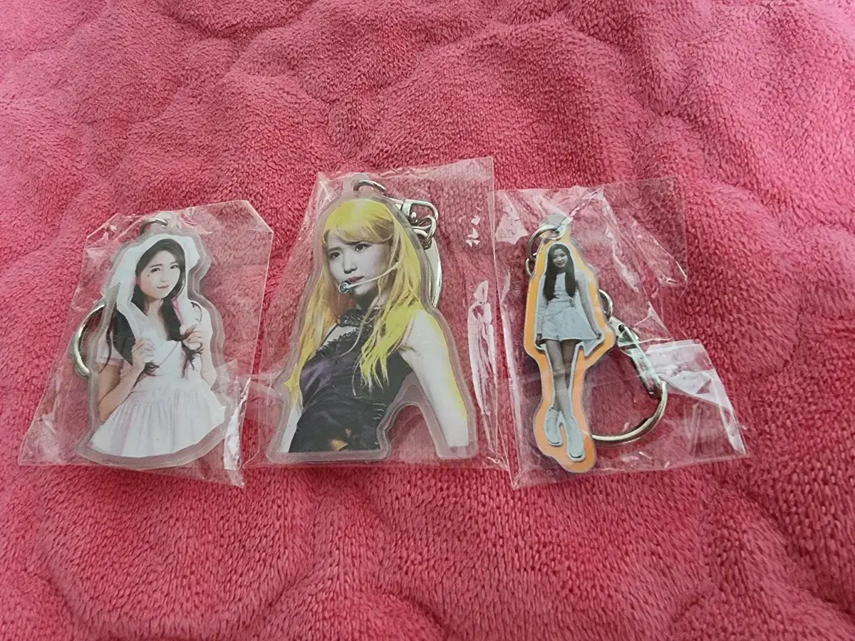 IZ*ONE AKB48 hitomi acrylic Keyring