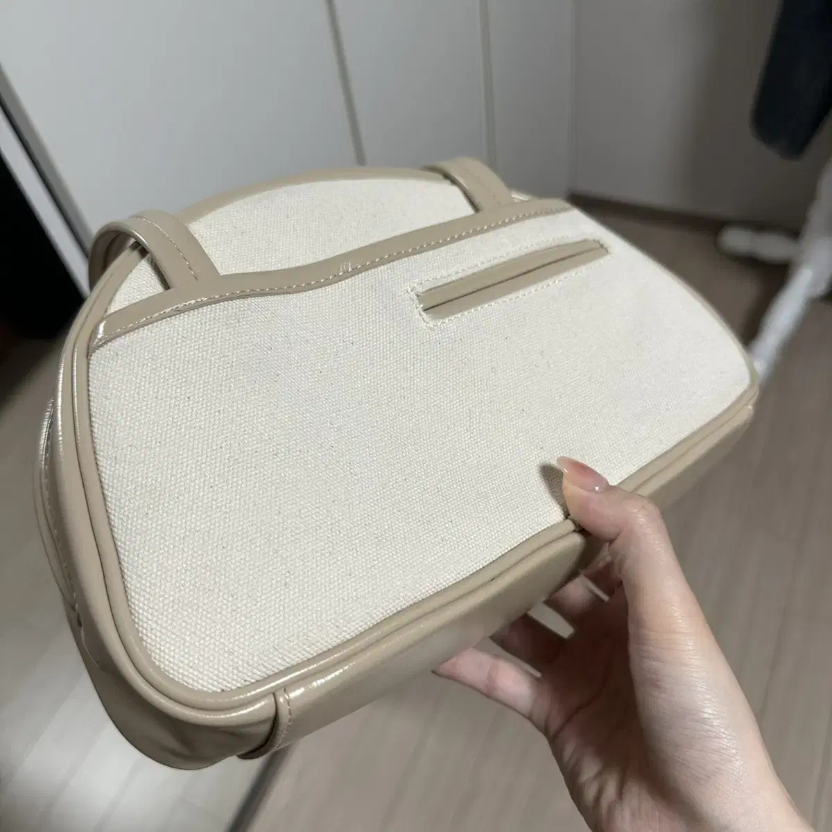 사비 주크백 (4ourb juke bag beige) 팔아요