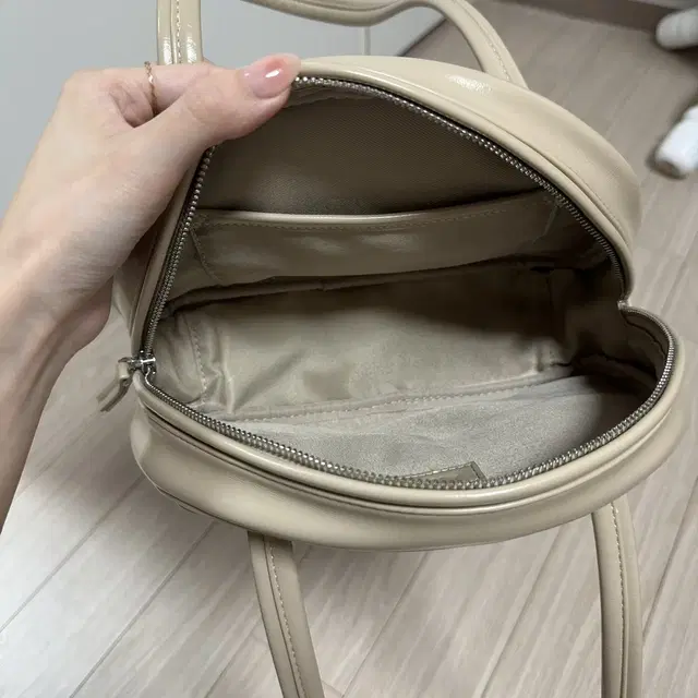 사비 주크백 (4ourb juke bag beige) 팔아요