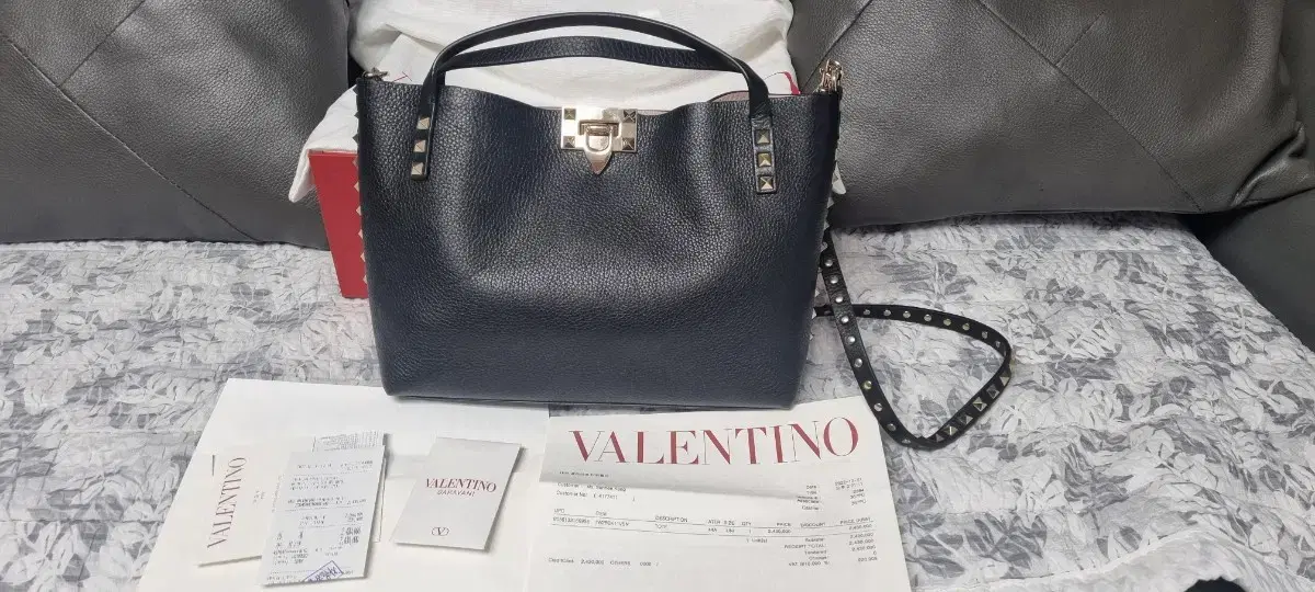 <반값 이하>Valentino Garavani Rockstud bag