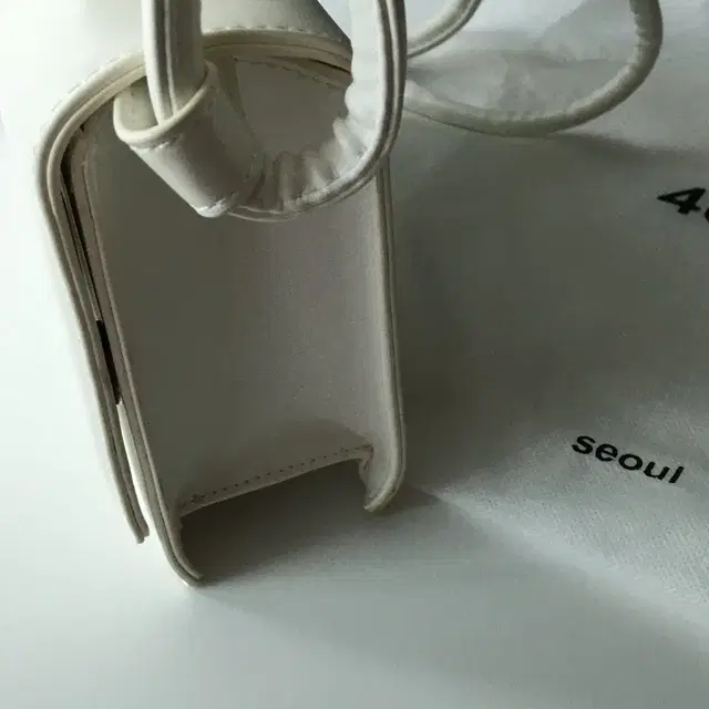 [4our b] Brick Rope Bag - White