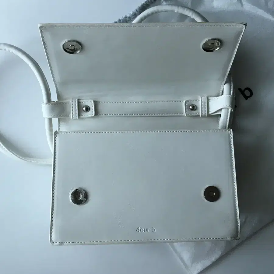 [4our b] Brick Rope Bag - White