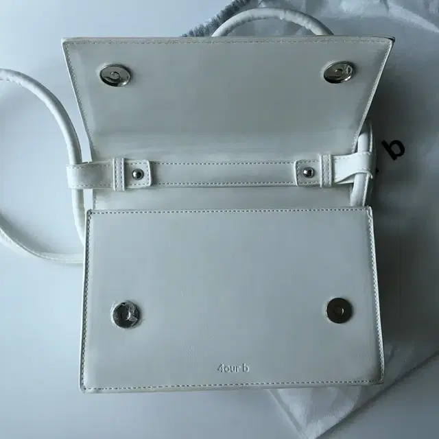 [4our b] Brick Rope Bag - White