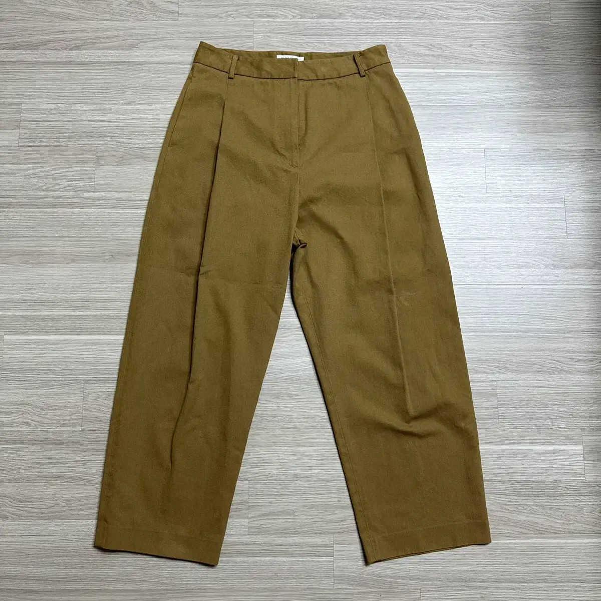 Tomboy wide-legged cotton pants