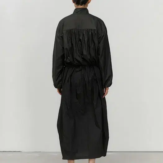 아모멘토 SHEER JERSEY DRESS (BLACK)