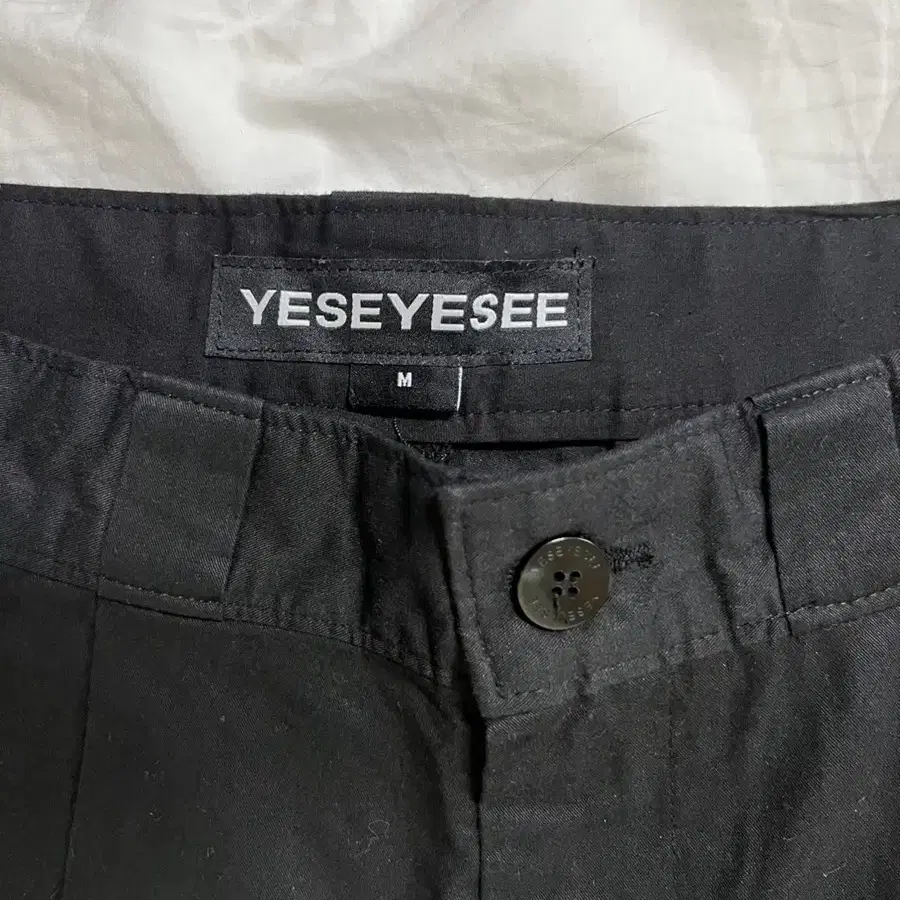 예스아이씨 Y.E.S Pleats Shorts Black (M)