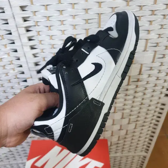 NIKE 나이키 스포츠 덩크 로우 디스럽트2 검흰 범고래 230mm