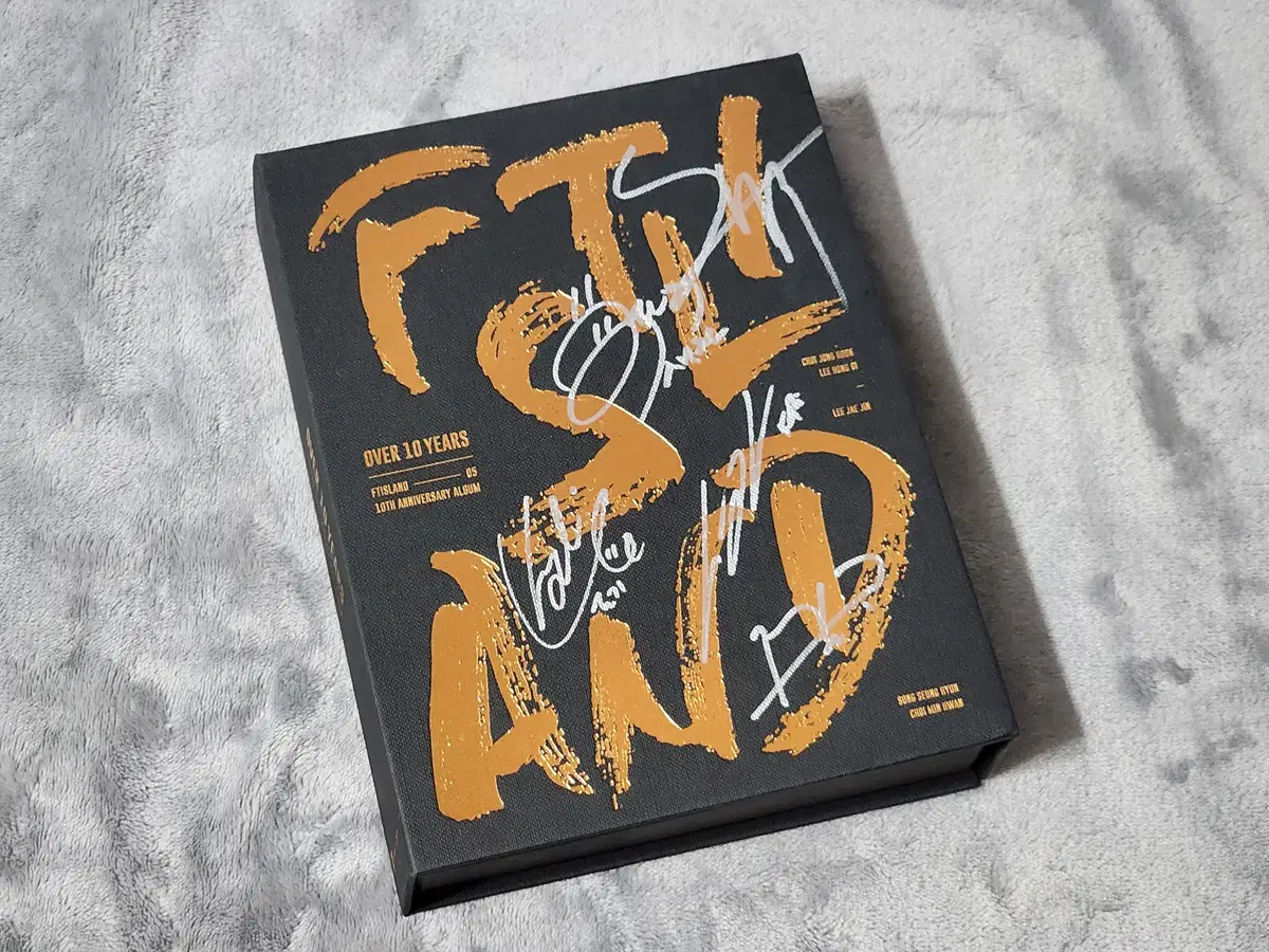 Rare - Autographed signature album Limited/FTISLAND 10th Anniversary Album