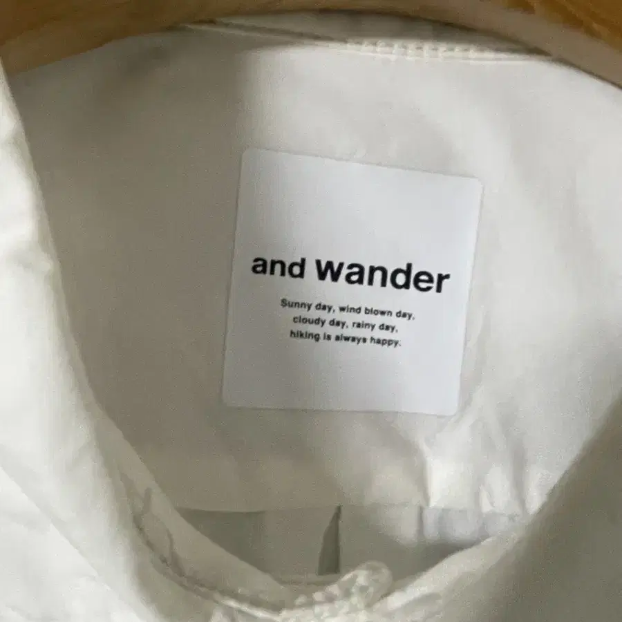 And wander 반팔셔츠 화이트 4