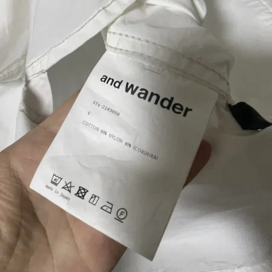 And wander 반팔셔츠 화이트 4