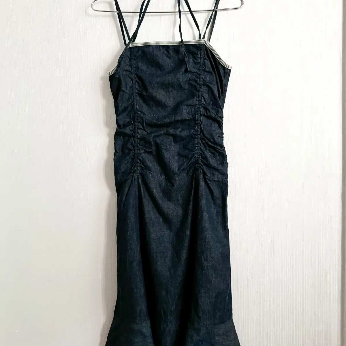 Shirring point denim sleeveless onepiece