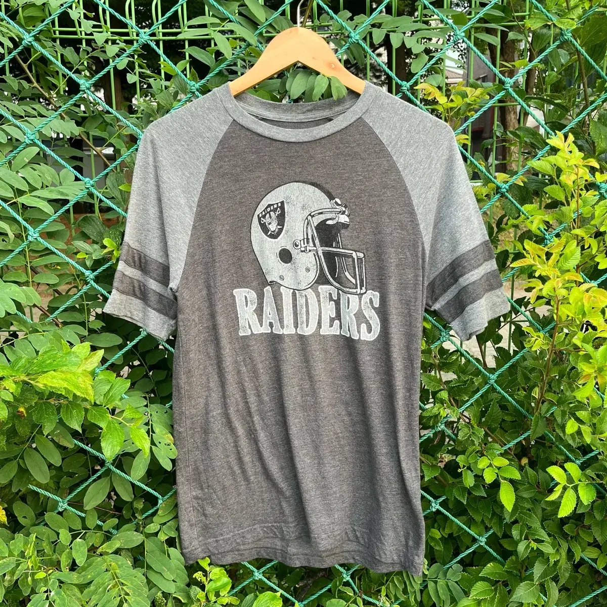 (S) Oakland Raiders Football Vahn Short Sleeve Tee