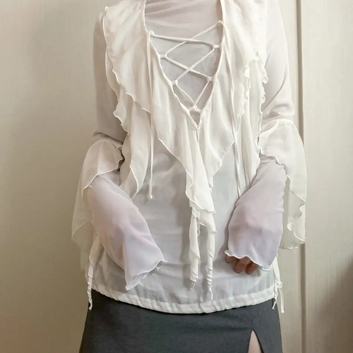 Angelic mood frill blouse