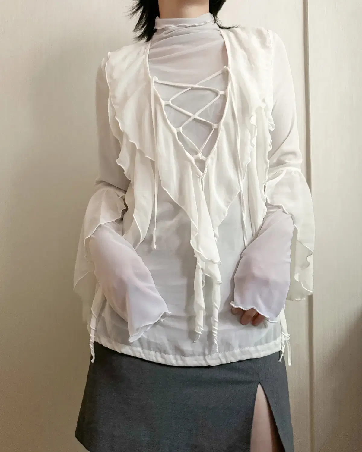 Angelic mood frill blouse