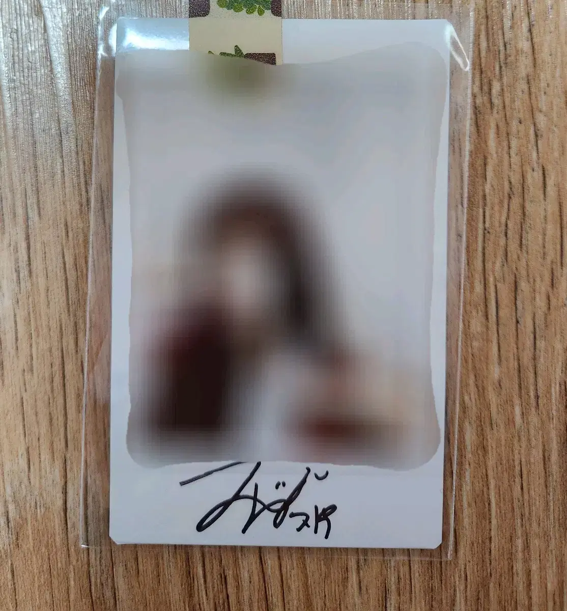 NMIXX jiwoo JIWOO sign polaroid sign polaroid wts