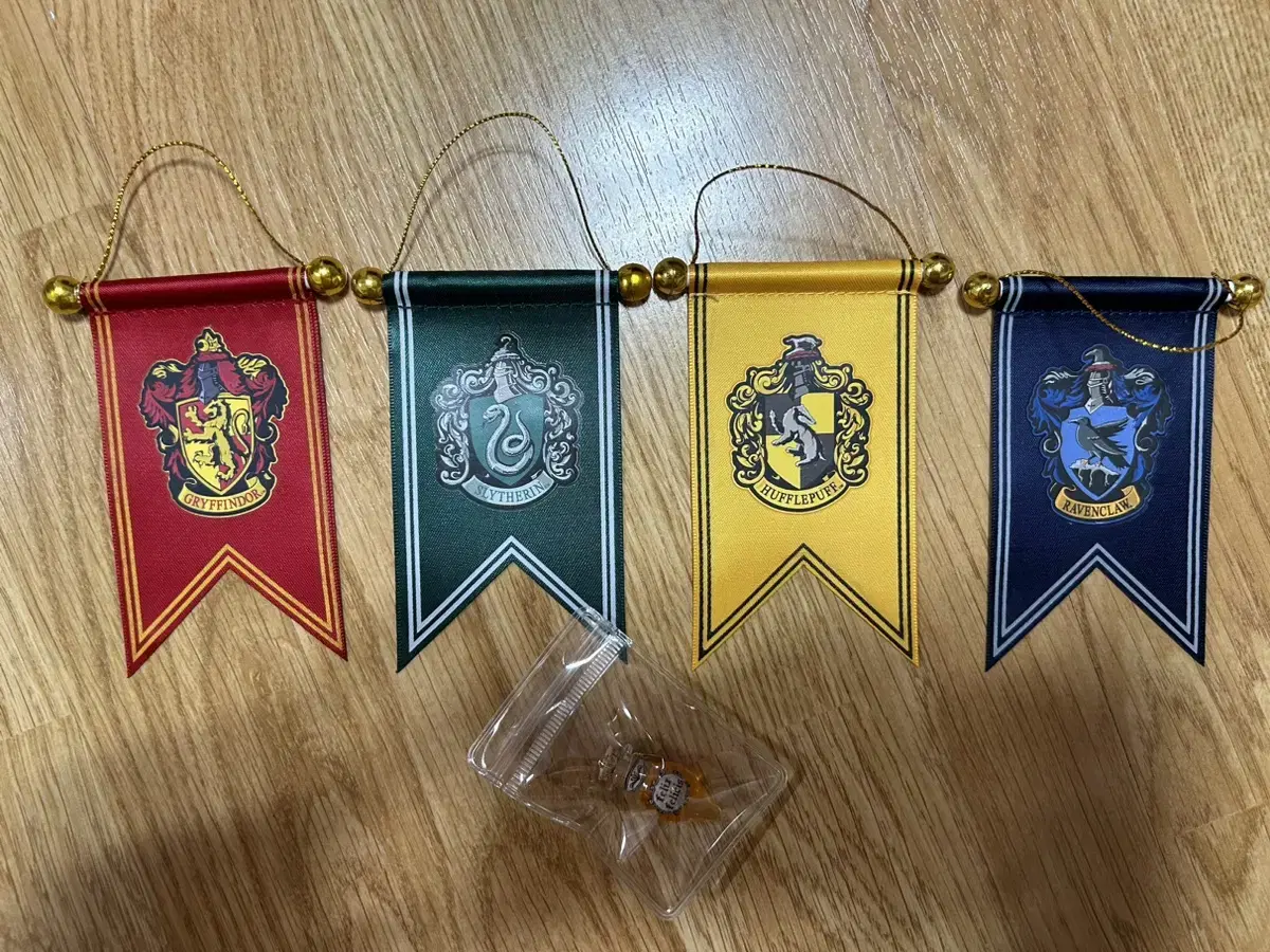 Today Only [Bulk]Harry Potter Gryffindor Pennant Ornaments