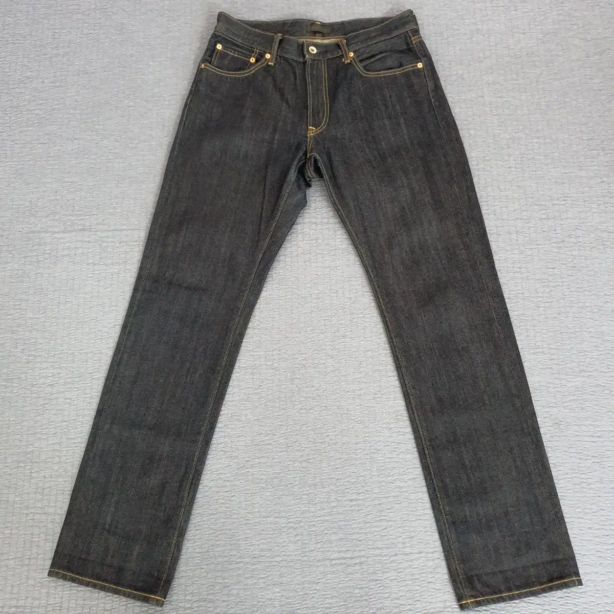 Men32 UNIQLO Straight Fit Jeans