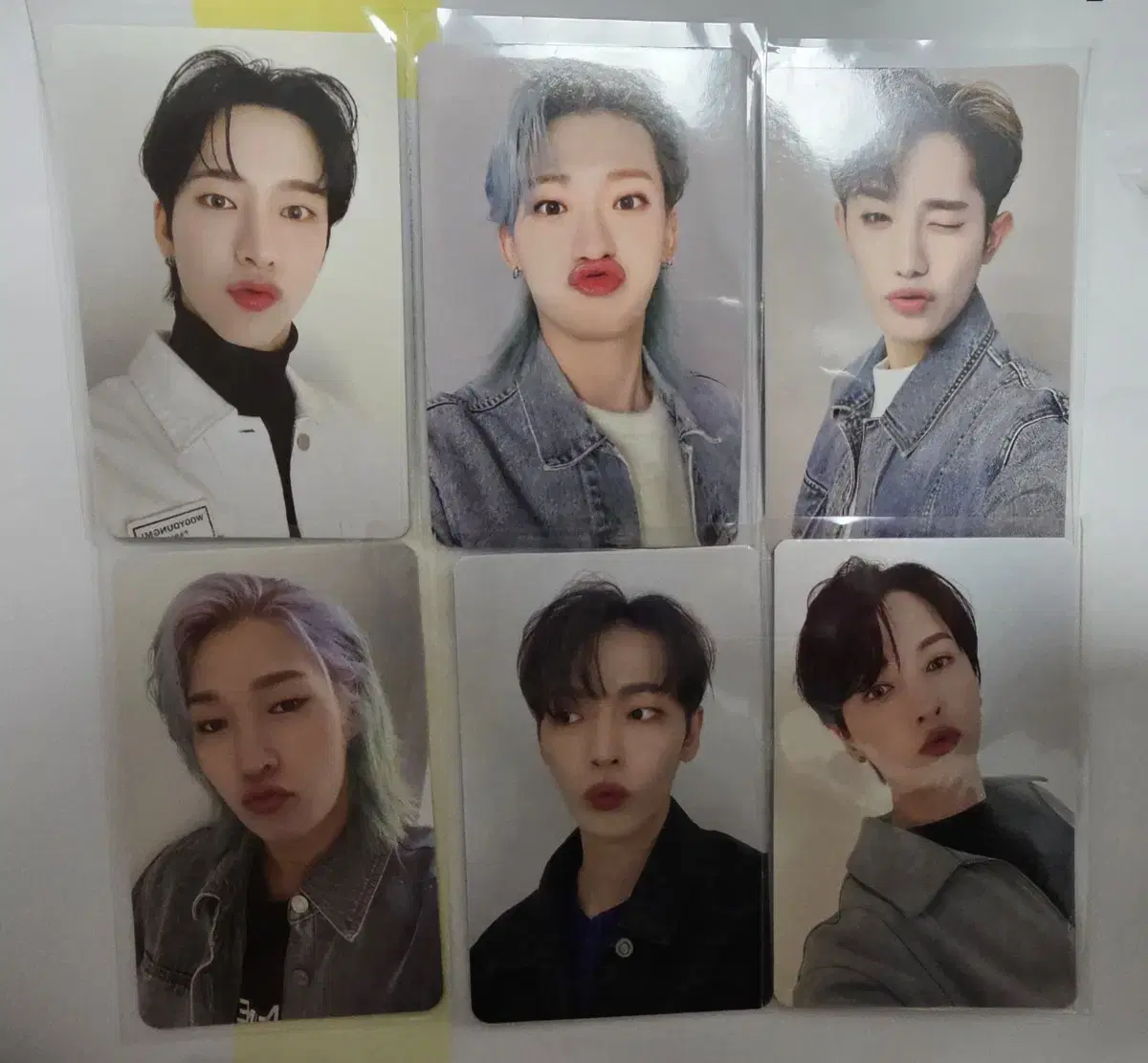 Onlyoneof photocard set