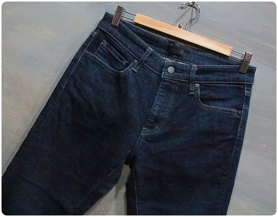 Uniqlo Skinny Fit Tapered Denim Pants 30