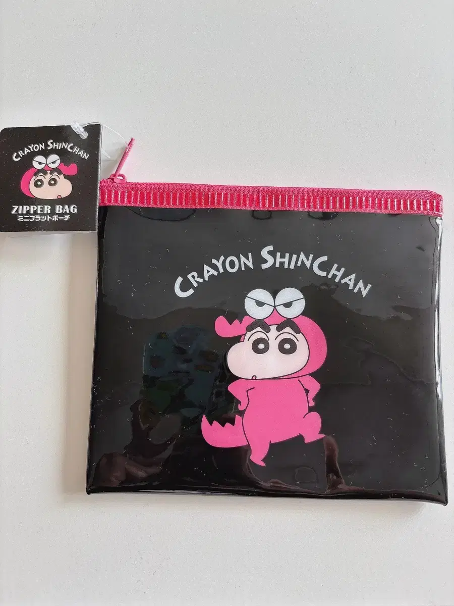 Crayon Shin-chan Can't Stop Chocobi Black Zipper Pouch