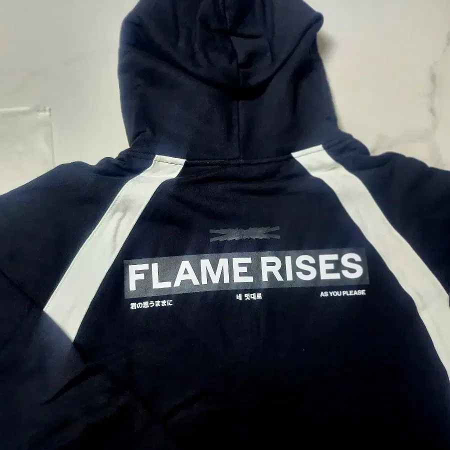 르세라핌 FLAME 콘서트 집업후디(M)