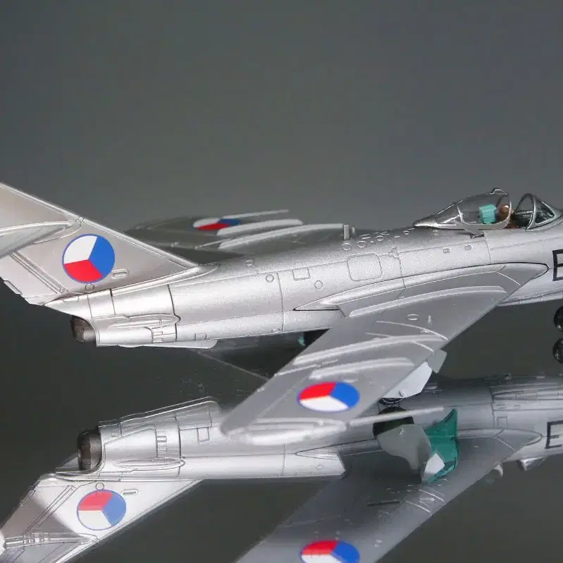 1/72 체코공군 MIG-19 전투기모형