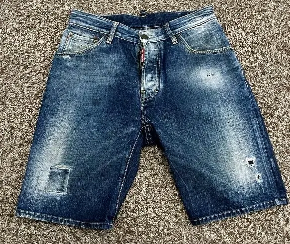 Denim jeans with distressed vahn 30 in.