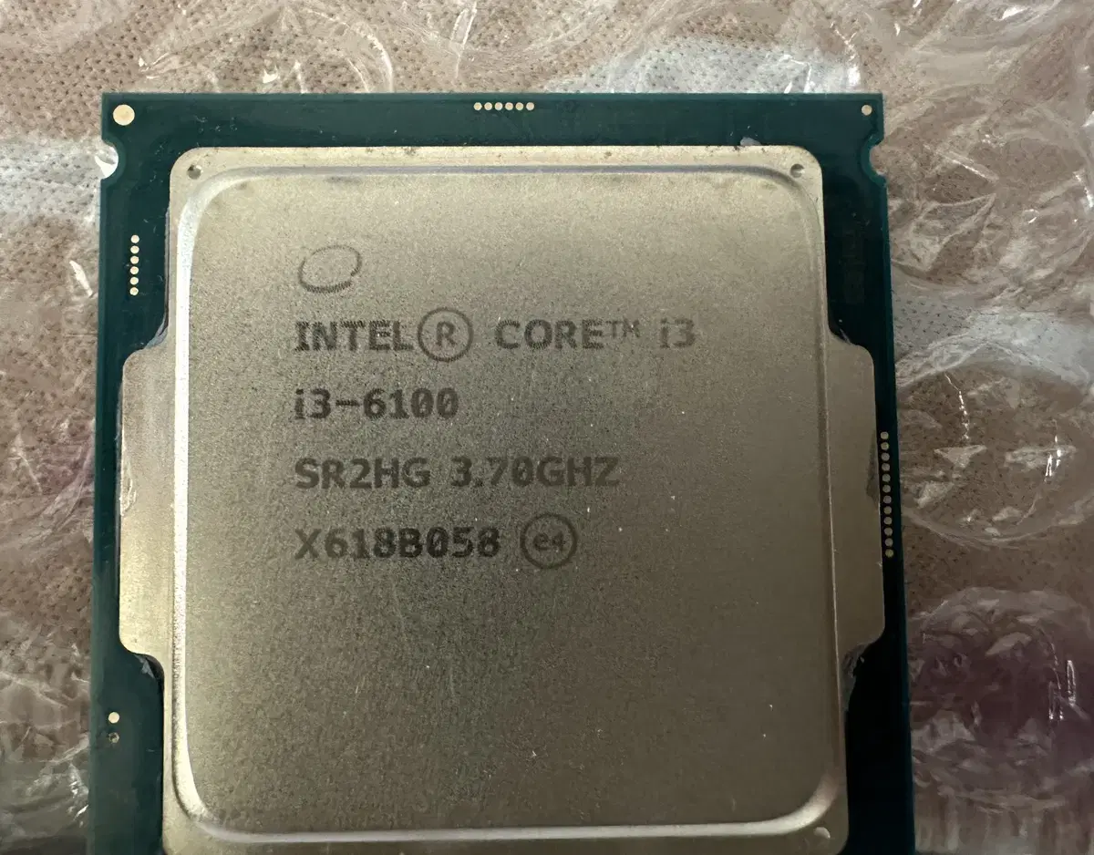 인텔 i3 6100 , 삼성 ddr4 램 4g 팝니다.