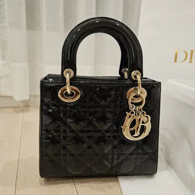 디올 Dior 레이디백 스몰 페이던트 블랙