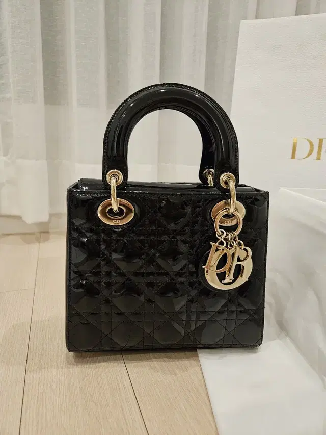 디올 Dior 레이디백 스몰 페이던트 블랙