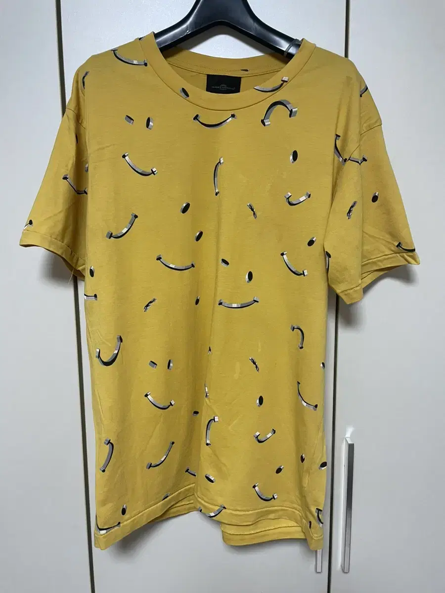 Greyhound print short sleeve shirt size 100